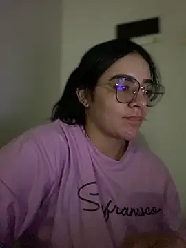 Lia flowers online show from February 3, 2025, 3:20 am