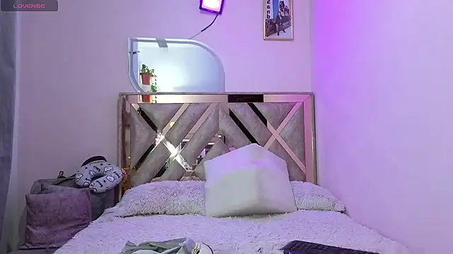 Snapshot of Mariana_collins99 chatting on October 17, 2025, 4:27 am Mariana collins99 online show from October 17, 2025, 4:27 am