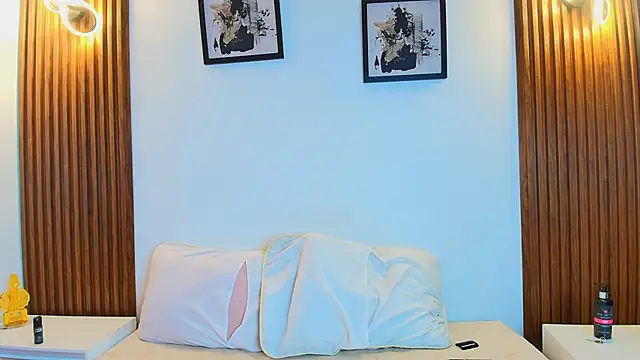 Snapshot of SofiaSweet_ chatting on October 10, 2025, 10:21 pm SofiaSweet  online show from October 10, 2025, 10:21 pm