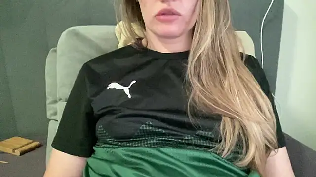 vanessa4you online show from October 3, 2025, 4:14 am