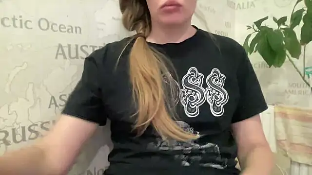 vanessa4you online show from November 6, 2025, 4:05 am