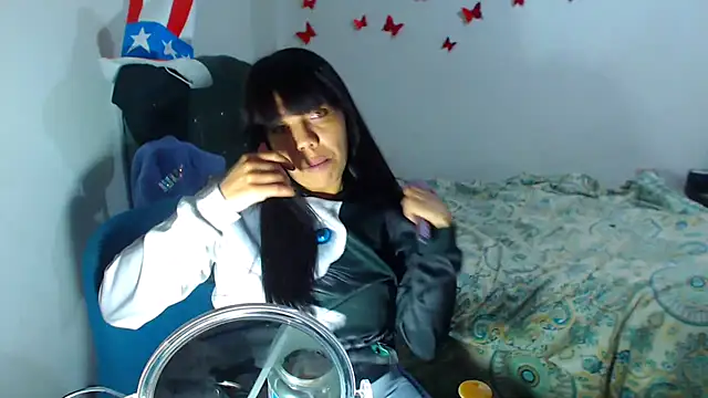 Snapshot of AmaraRoberts420 chatting on October 1, 2025, 4:50 am AmaraRoberts420 online show from October 1, 2025, 4:50 am