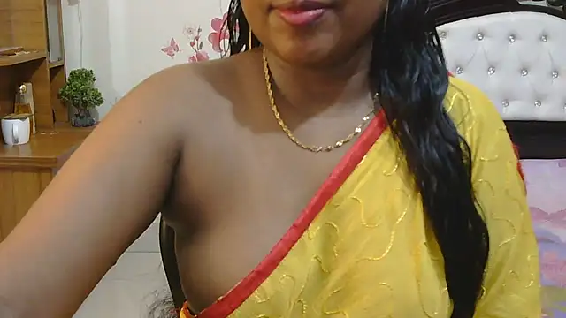 Snapshot of esita_1212 chatting on September 18, 2025, 2:20 pm esita 1212 online show from September 18, 2025, 2:20 pm