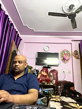 Dick 6inches online show from November 18, 2025, 3:37 pm