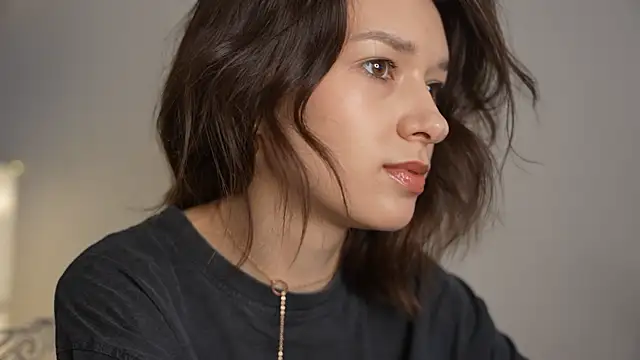 Snapshot of VivianLy_ chatting on January 24, 2025, 8:44 am VivianLy  online show from January 24, 2025, 8:44 am