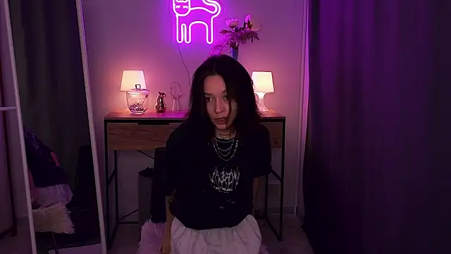 Snapshot of VivianLy_ chatting on February 16, 2025, 9:26 am VivianLy  online show from February 16, 2025, 9:26 am