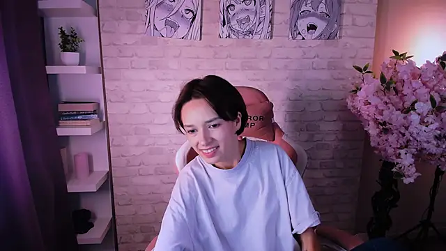 Snapshot of VivianLy_ chatting on September 24, 2025, 11:28 am VivianLy  online show from September 24, 2025, 11:28 am