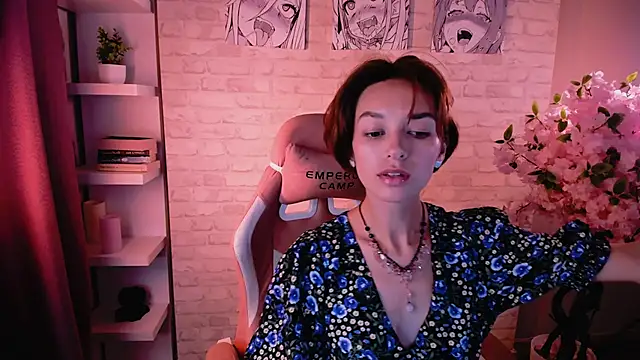 Snapshot of VivianLy_ chatting on September 10, 2025, 11:09 am VivianLy  online show from September 10, 2025, 11:09 am