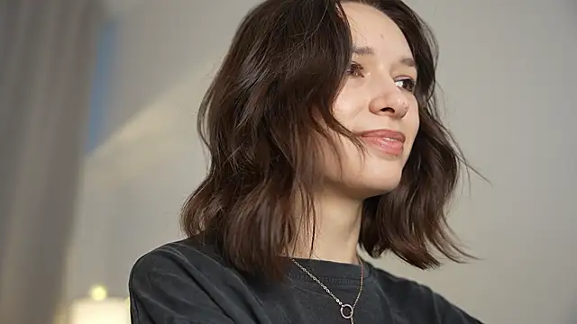 Snapshot of VivianLy_ chatting on January 24, 2025, 11:48 am VivianLy  online show from January 24, 2025, 11:48 am