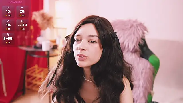 Snapshot of VivianLy_ chatting on July 10, 2026, 9:31 am VivianLy online show from July 10, 2026, 9:31 am