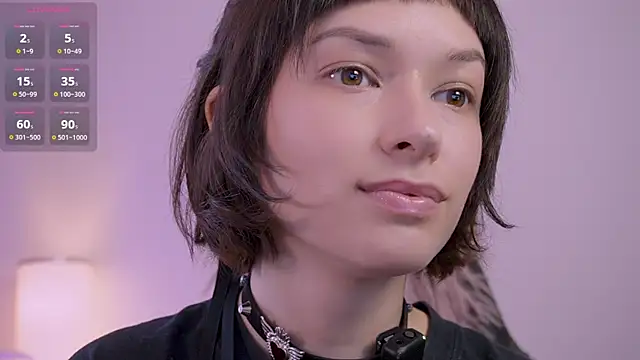 VivianLy  online show from March 2, 2026, 11:50 am