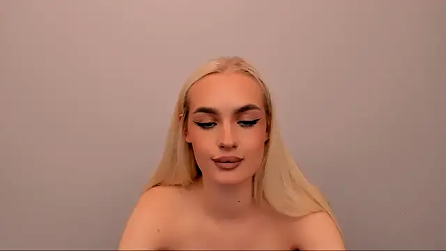 OliviaKisss online show from February 9, 2026, 5:33 pm