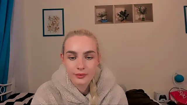 OliviaKisss online show from April 19, 2026, 5:36 pm