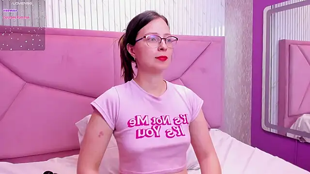 Snapshot of AmbeerWood_ chatting on October 5, 2025, 3:41 am AmbeerWood  online show from October 5, 2025, 3:41 am