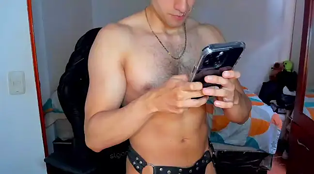 Snapshot of Tommy_Bred chatting on March 15, 2025, 3:37 pm Tommy Bred online show from March 15, 2025, 3:37 pm