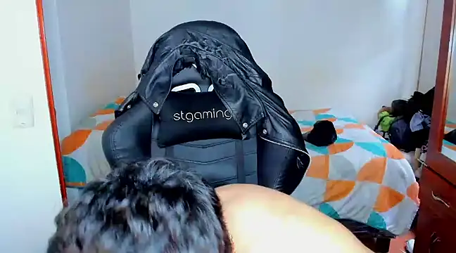 Snapshot of Tommy_Bred chatting on March 4, 2025, 9:32 pm Tommy Bred online show from March 4, 2025, 9:32 pm