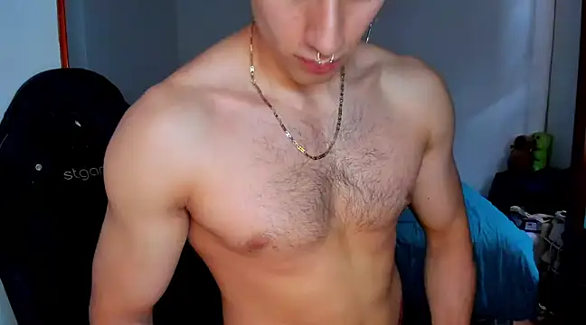 Snapshot of Tommy_Bred chatting on March 6, 2025, 5:43 pm Tommy Bred online show from March 6, 2025, 5:43 pm