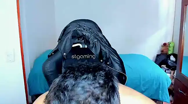 Snapshot of Tommy_Bred chatting on March 13, 2025, 8:54 pm Tommy Bred online show from March 13, 2025, 8:54 pm