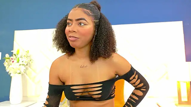 Snapshot of Tyra_Kane chatting on October 9, 2025, 4:02 am Tyra Kane online show from October 9, 2025, 4:02 am