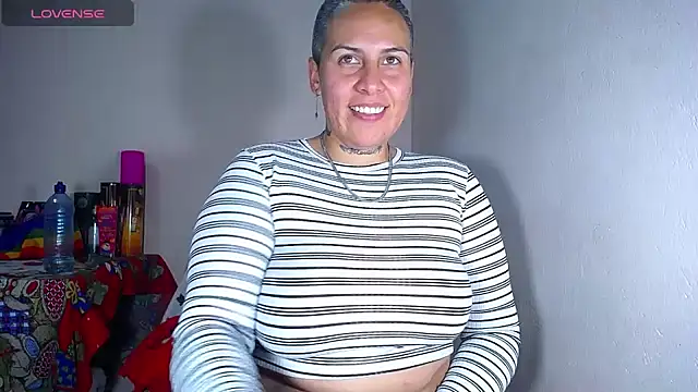 Snapshot of Yessi_rousse chatting on December 17, 2024, 11:49 pm Yessi rousse online show from December 17, 2024, 11:49 pm