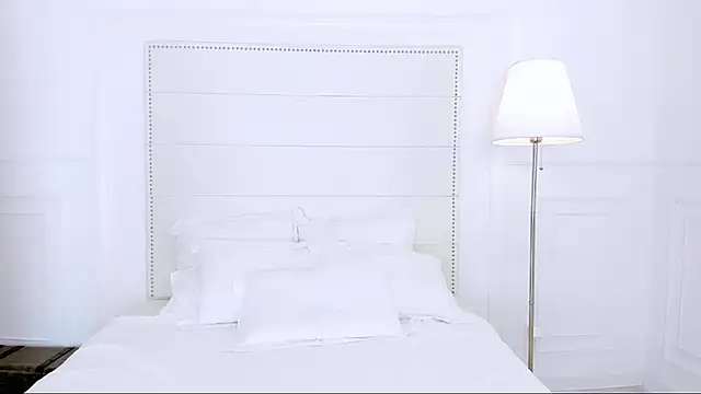 NaomiYuu online show from July 2, 2026, 3:23 am