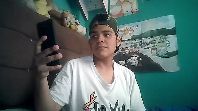 Snapshot of Valesh20 chatting on October 19, 2025, 9:17 pm Valesh20 online show from October 19, 2025, 9:17 pm