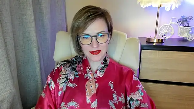 Snapshot of feliziaDesire chatting on October 27, 2025, 2:29 pm feliziaDesire online show from October 27, 2025, 2:29 pm