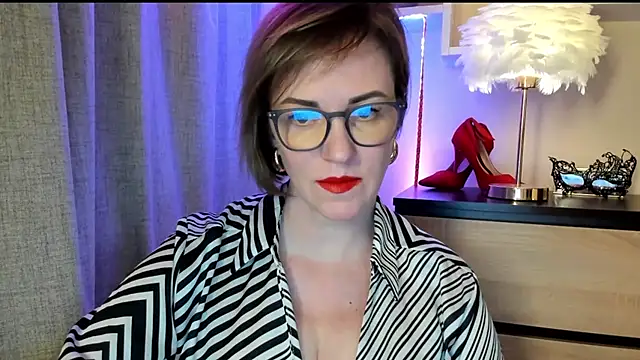 Snapshot of feliziaDesire chatting on September 28, 2025, 10:00 am feliziaDesire online show from September 28, 2025, 10:00 am