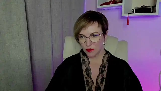 Snapshot of feliziaDesire chatting on June 14, 2026, 8:59 am feliziaDesire online show from June 14, 2026, 8:59 am