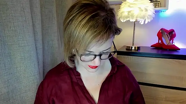 Snapshot of feliziaDesire chatting on October 21, 2025, 12:59 pm feliziaDesire online show from October 21, 2025, 12:59 pm