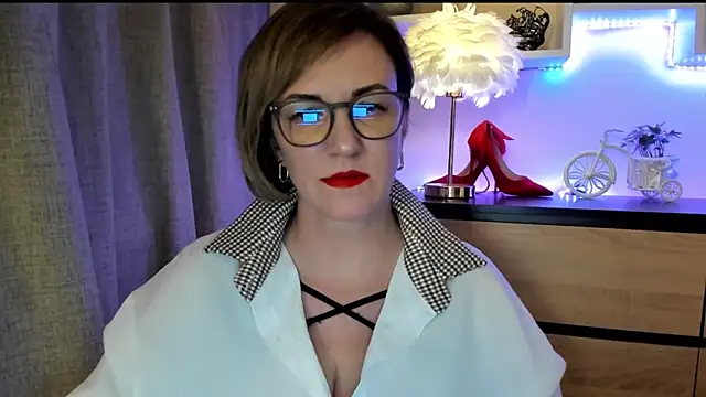 Snapshot of feliziaDesire chatting on October 9, 2025, 12:49 pm feliziaDesire online show from October 9, 2025, 12:49 pm