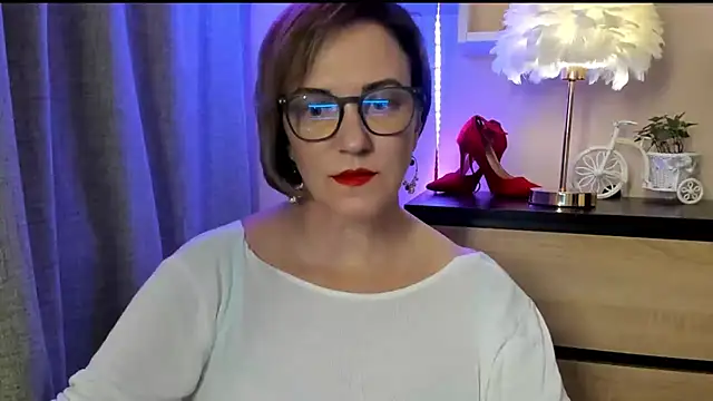 Snapshot of feliziaDesire chatting on October 6, 2025, 1:01 pm feliziaDesire online show from October 6, 2025, 1:01 pm