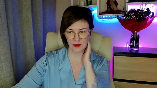 feliziaDesire online show from February 18, 2026, 4:32 am