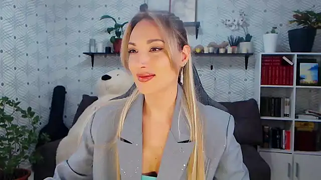 MillaXQueen online show from February 19, 2026, 2:58 pm