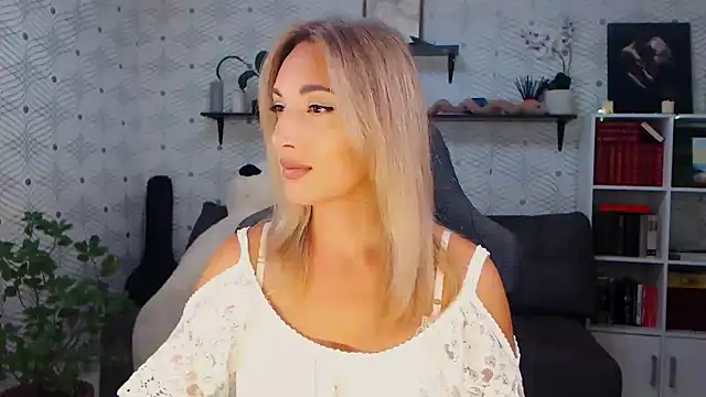 MillaXQueen online show from July 30, 2026, 3:22 pm
