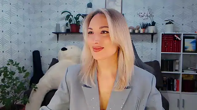 MillaXQueen online show from March 25, 2026, 3:11 pm