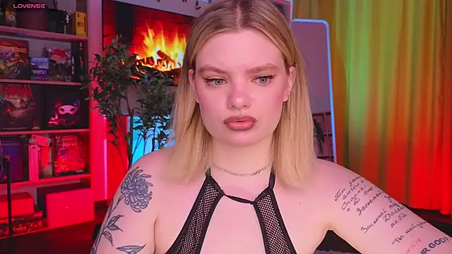 Hottie Jane online show from May 23, 2026, 3:55 pm