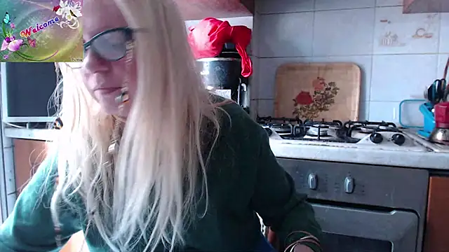 martachatte online show from September 24, 2025, 7:48 am