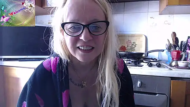 martachatte online show from September 15, 2025, 7:31 am