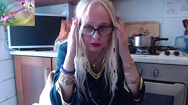 martachatte online show from September 20, 2025, 8:30 am