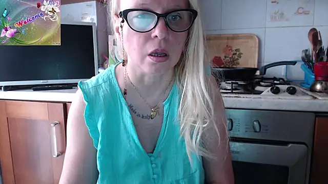 martachatte online show from September 21, 2025, 6:29 am