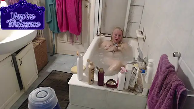 martachatte online show from February 12, 2026, 8:52 pm