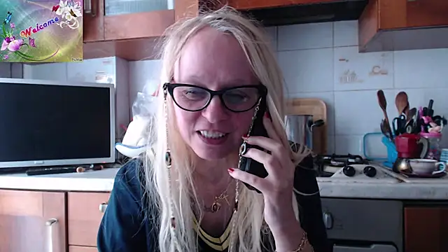 martachatte online show from September 22, 2025, 7:14 am