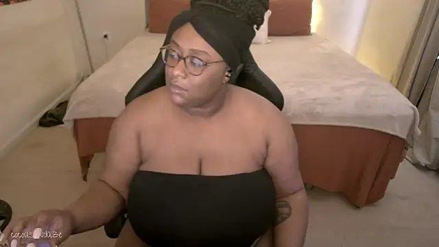 Snapshot of cocoasundaze chatting on January 22, 2025, 5:06 pm cocoasundaze online show from January 22, 2025, 5:06 pm