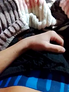 Uriel1615 online show from April 10, 2026, 4:14 pm