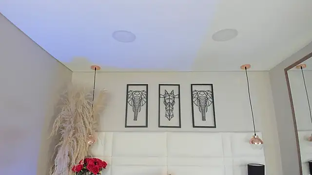 Rebeca jones online show from November 4, 2025, 12:31 pm