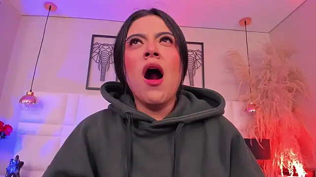 Rebeca jones online show from December 2, 2025, 12:18 pm