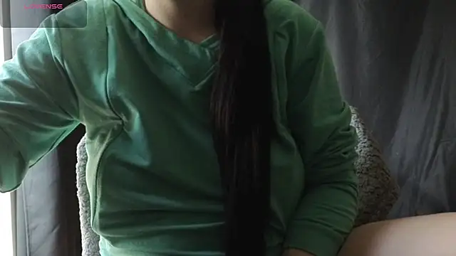 Mia G0ld online show from April 13, 2026, 1:15 pm