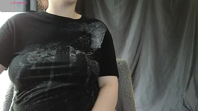 Mia G0ld online show from April 14, 2026, 11:48 am