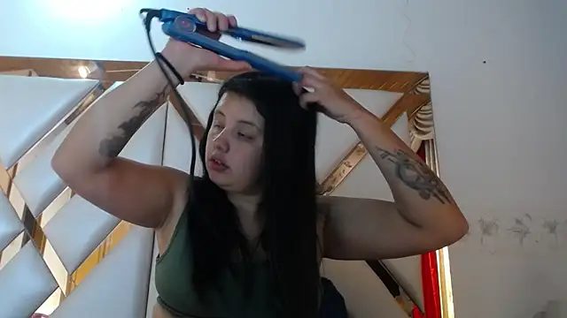 nathaly low1 online show from April 13, 2026, 1:15 pm